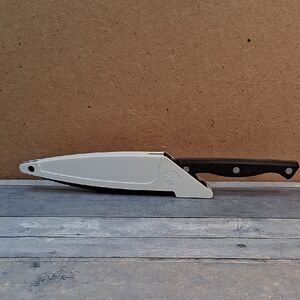 Pampered Chef Knife in Self Sharpening Case